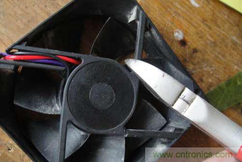 想減少電費嗎？DIY一個迷你風力發(fā)電機吧