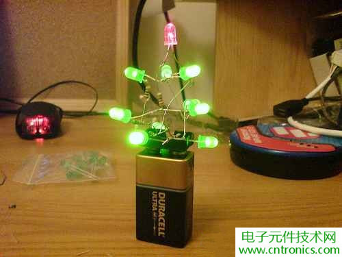 工科男的圣誕禮物:簡易LED圣誕樹DIY