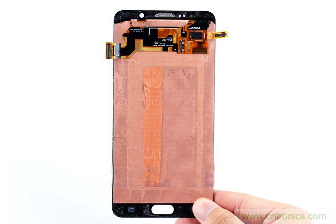 Galaxy Note5拆解，與S系列差距日漸模糊