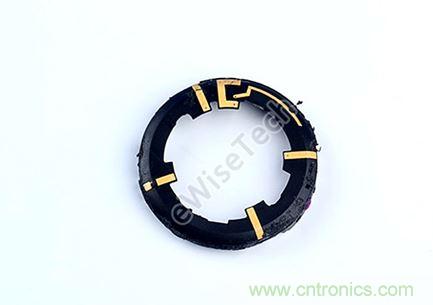 MOTO 360二代智能手表拆解：只有細節，沒有亮點