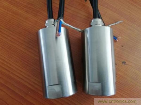 振動傳感器的機電變換原理？主要的分類有哪些？